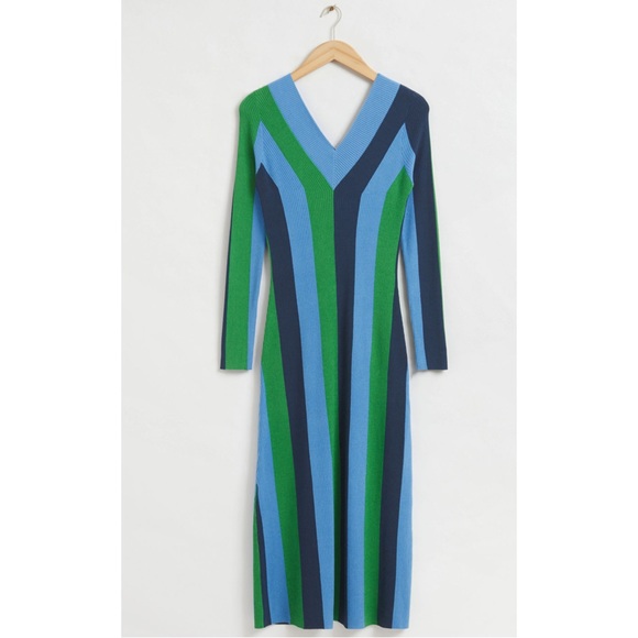 & OTHER STORIES ~ Fitted V-Neck Knitted
Dress (NWT) - Picture 2 of 7